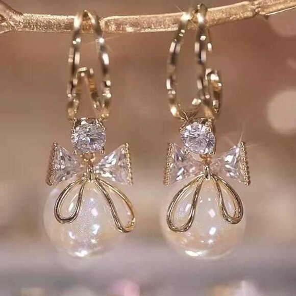 Cute Pearl Drop Crystal Bow Butterfly Rhinestone Korean Style Earrings Set - Picture 2 of 3